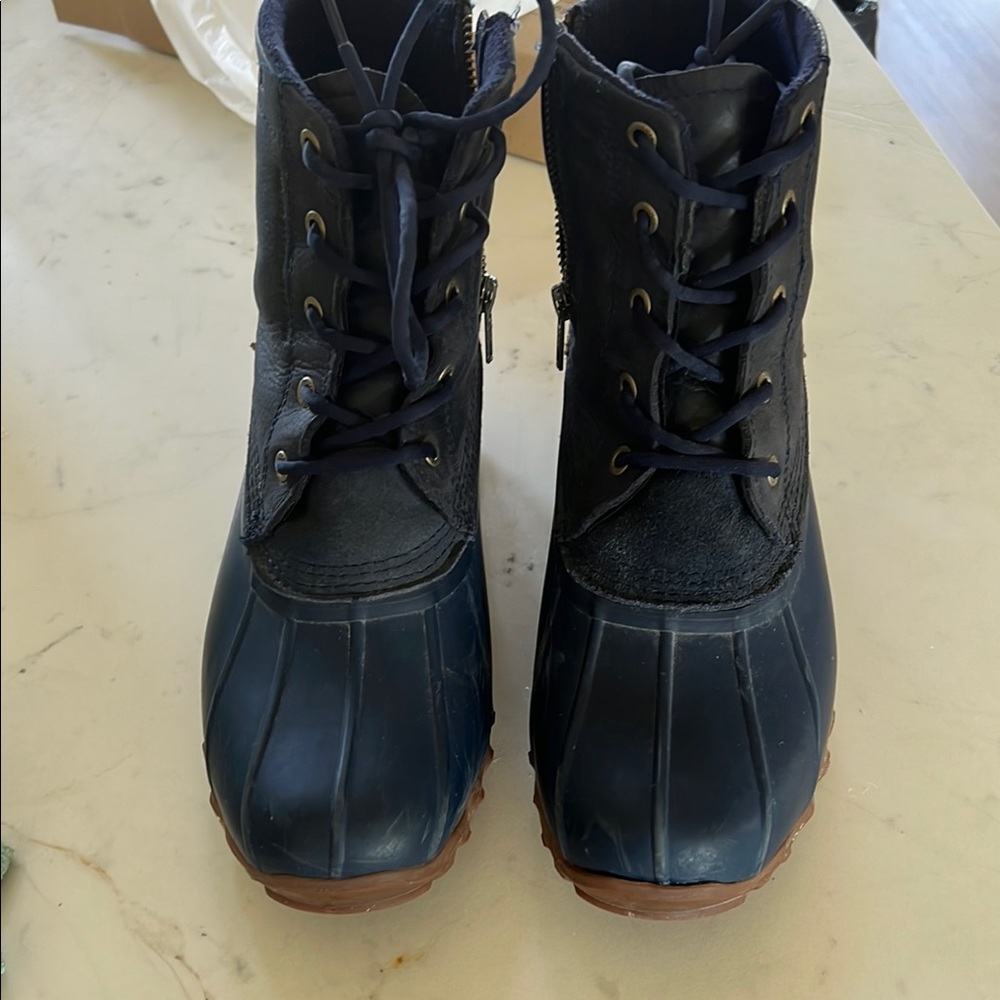 Wolverine Blue Leather and suede Boots.  Use excellent condition.